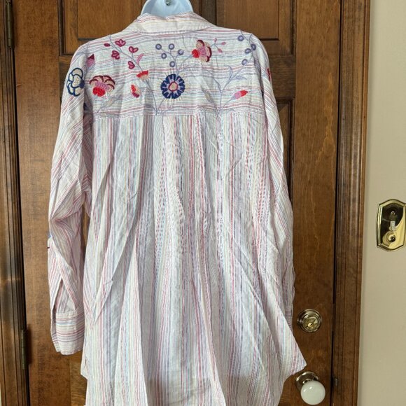 Johnny Was Workshop White w/Pinstripes & Embroidered Flowers Shirt 1X - Picture 10 of 14